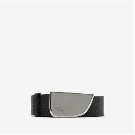 Leather B Shield Belt in Black 